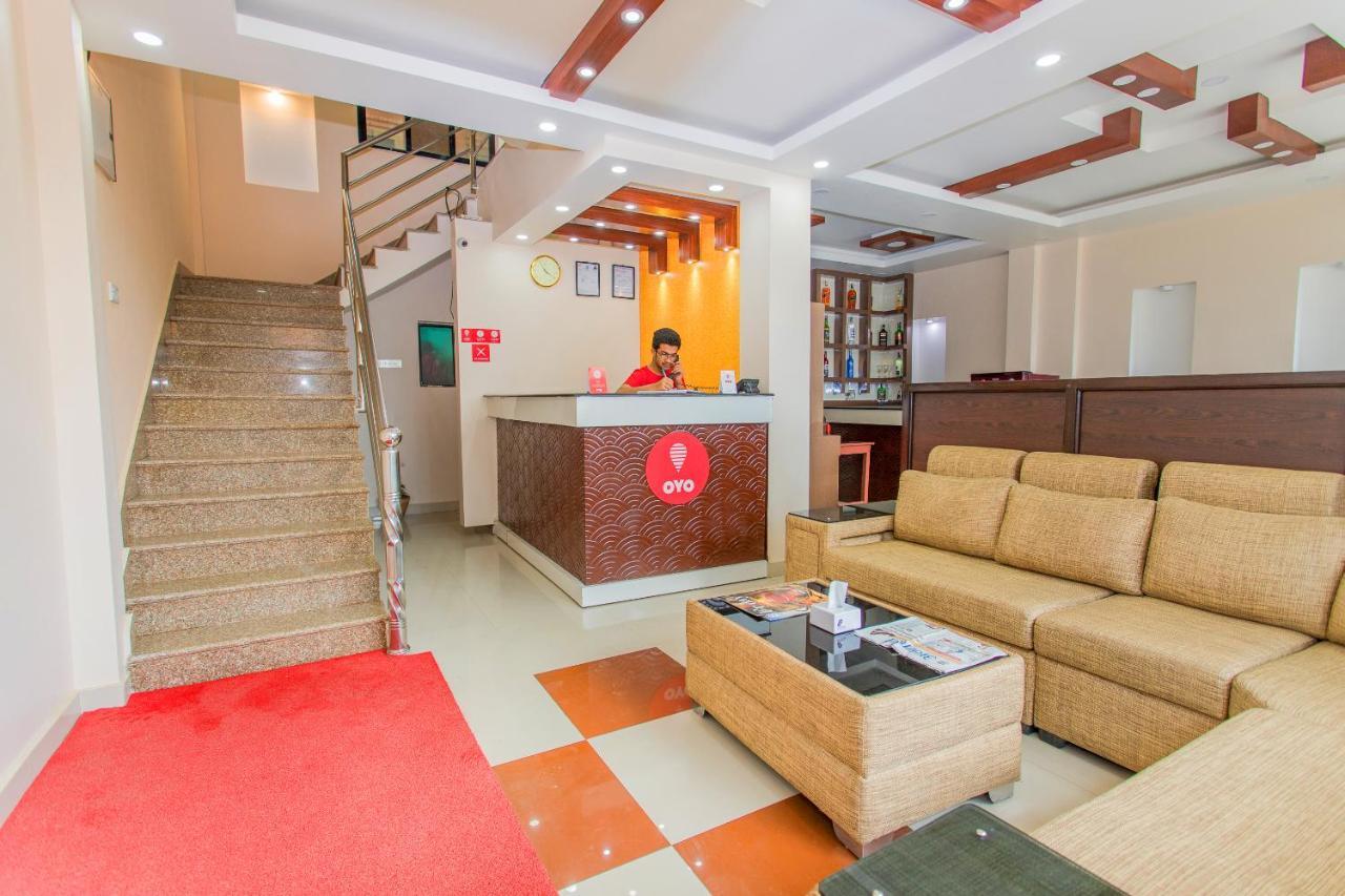 Oyo 136 Hotel Om Plaza Kathmandu Bagian luar foto