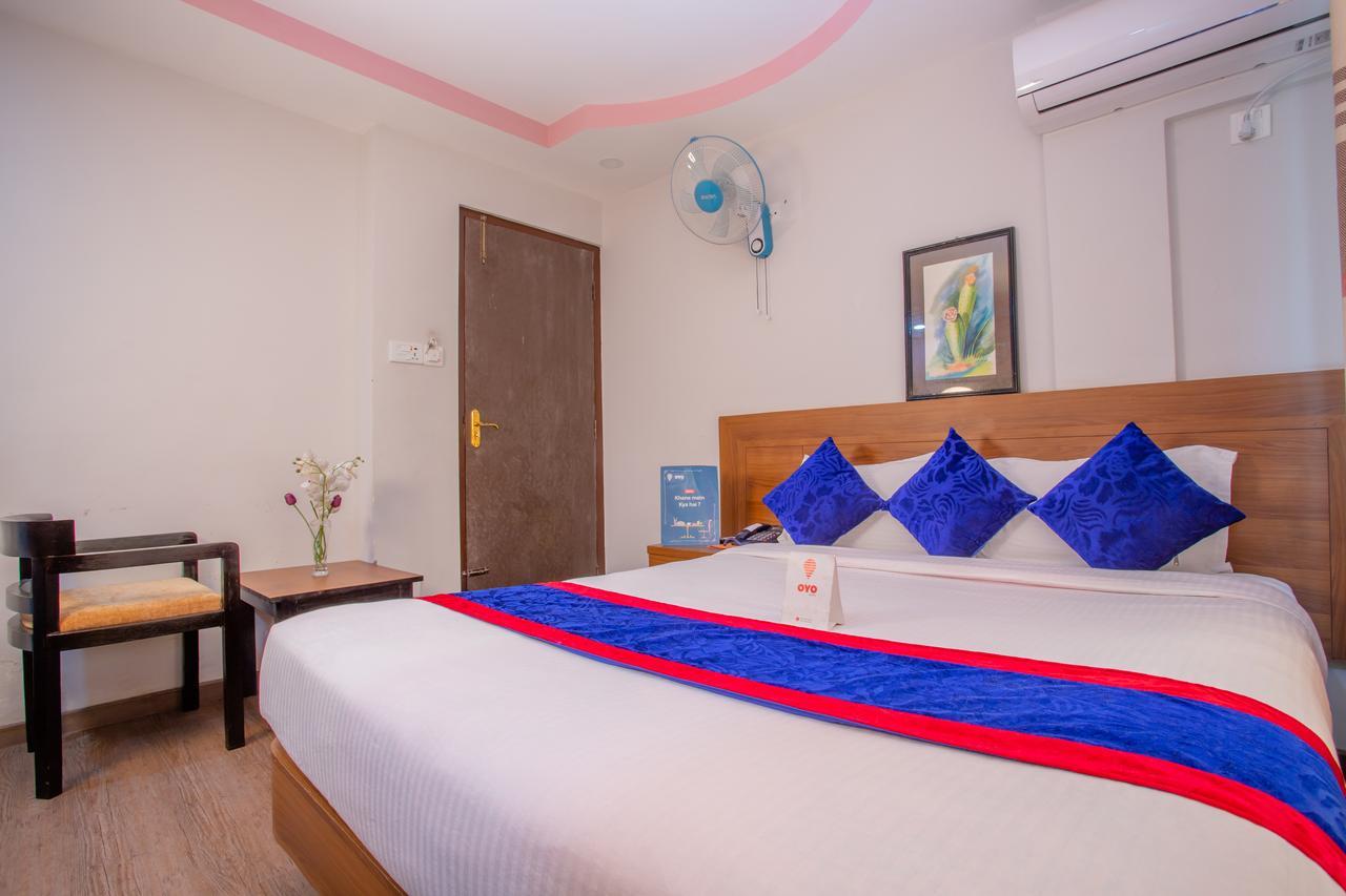 Oyo 136 Hotel Om Plaza Kathmandu Bagian luar foto