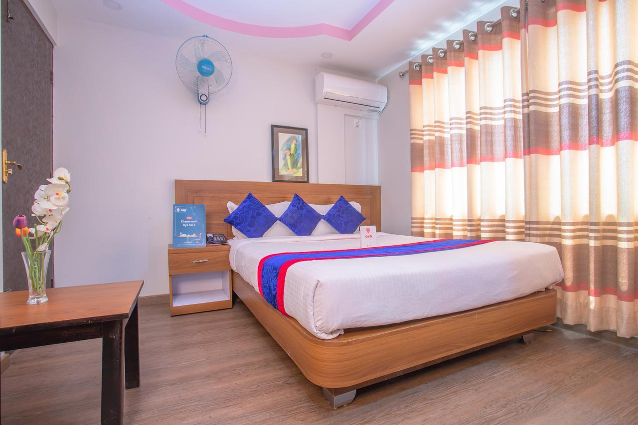 Oyo 136 Hotel Om Plaza Kathmandu Bagian luar foto