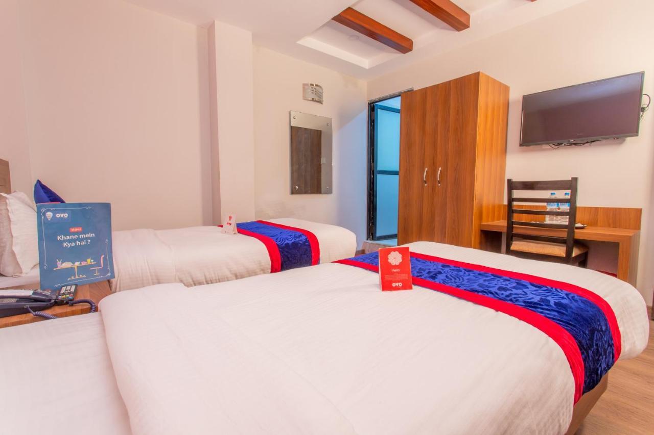 Oyo 136 Hotel Om Plaza Kathmandu Bagian luar foto