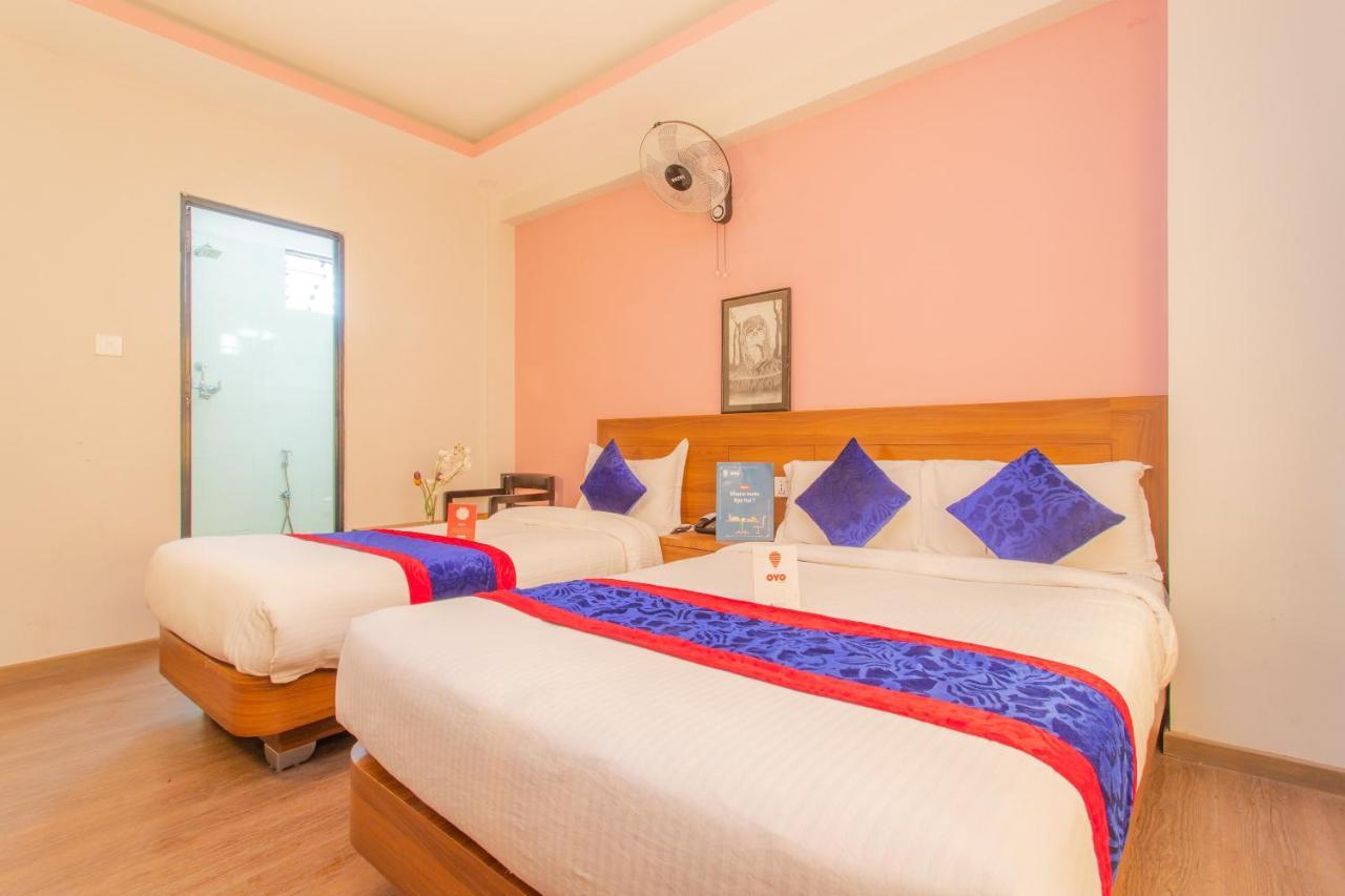 Oyo 136 Hotel Om Plaza Kathmandu Bagian luar foto