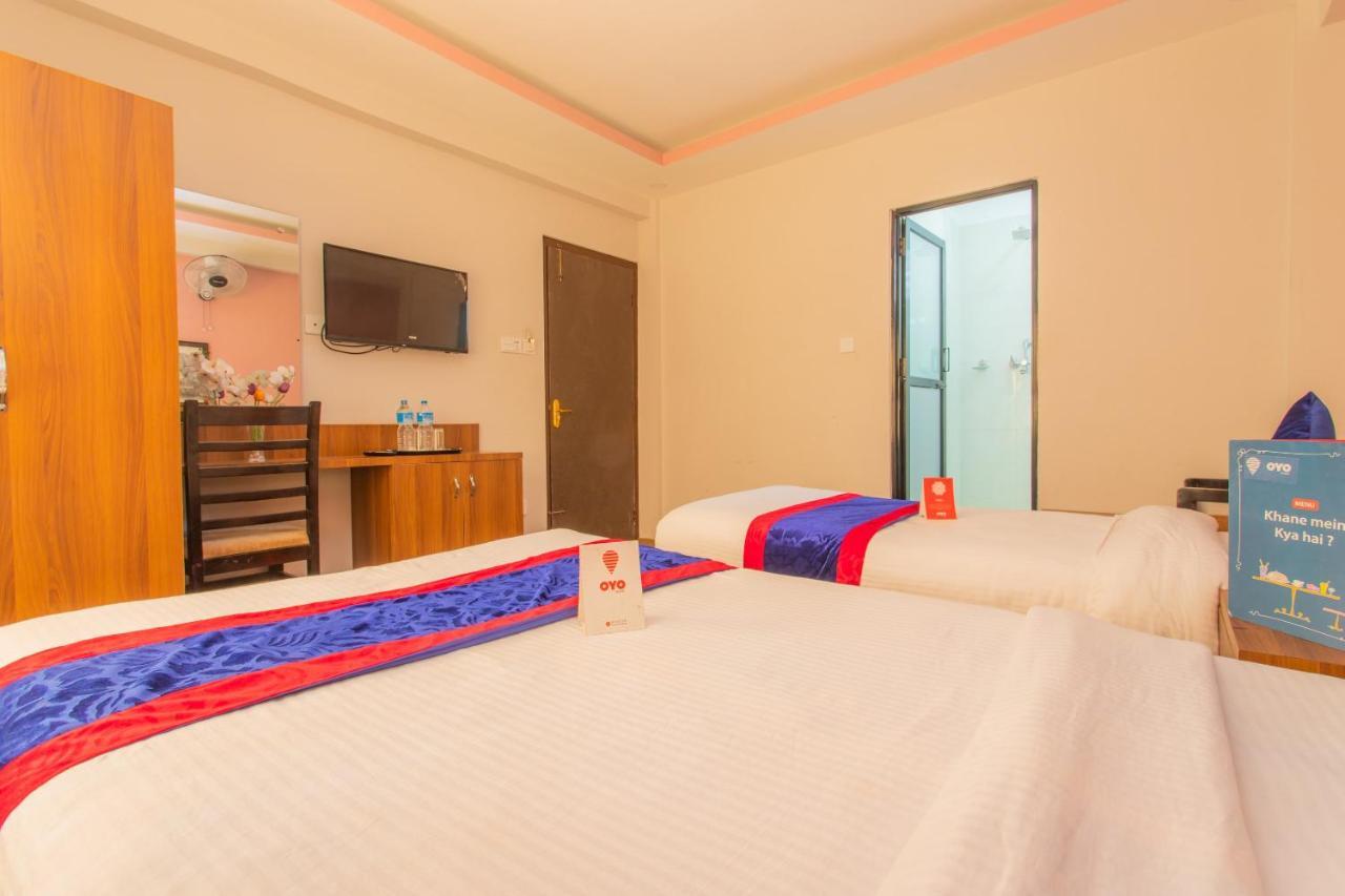 Oyo 136 Hotel Om Plaza Kathmandu Bagian luar foto