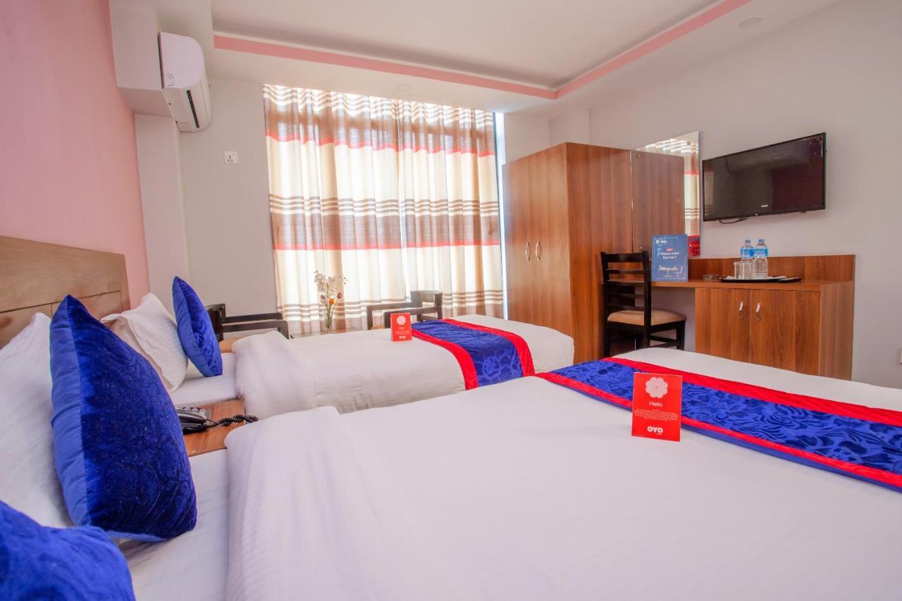 Oyo 136 Hotel Om Plaza Kathmandu Bagian luar foto